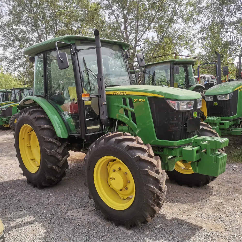 Precio más bajo Maquinaria agrícola usada de fábrica 100HP Pequeños mini tractores compactos con cargador frontal