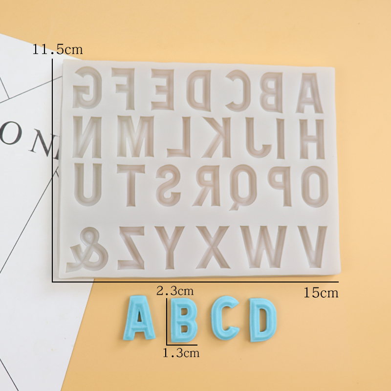 Lettres semi-tridimensionnelles