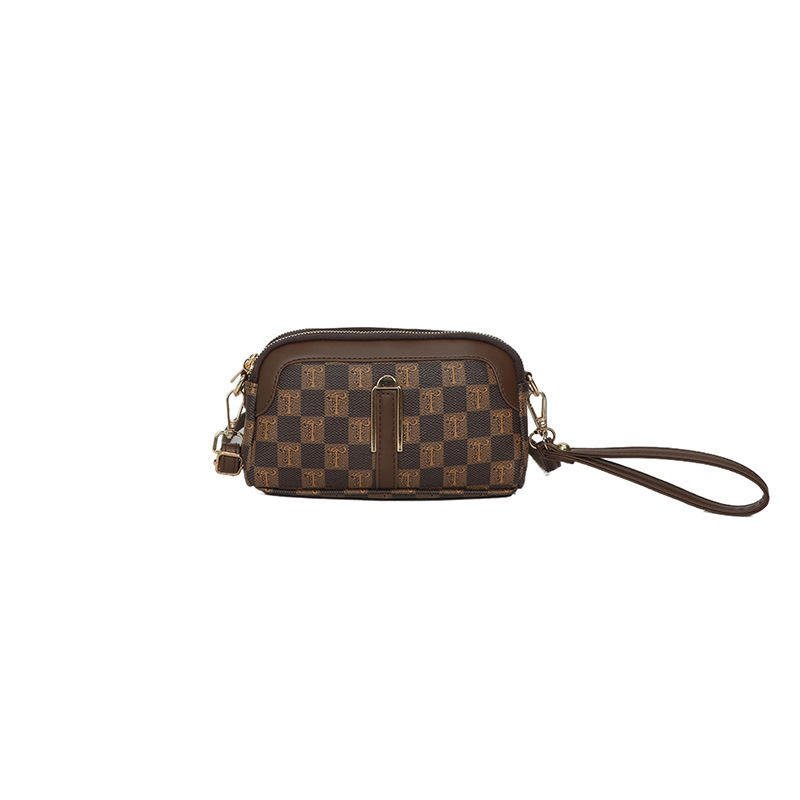 สีน้ำตาลเข้ม