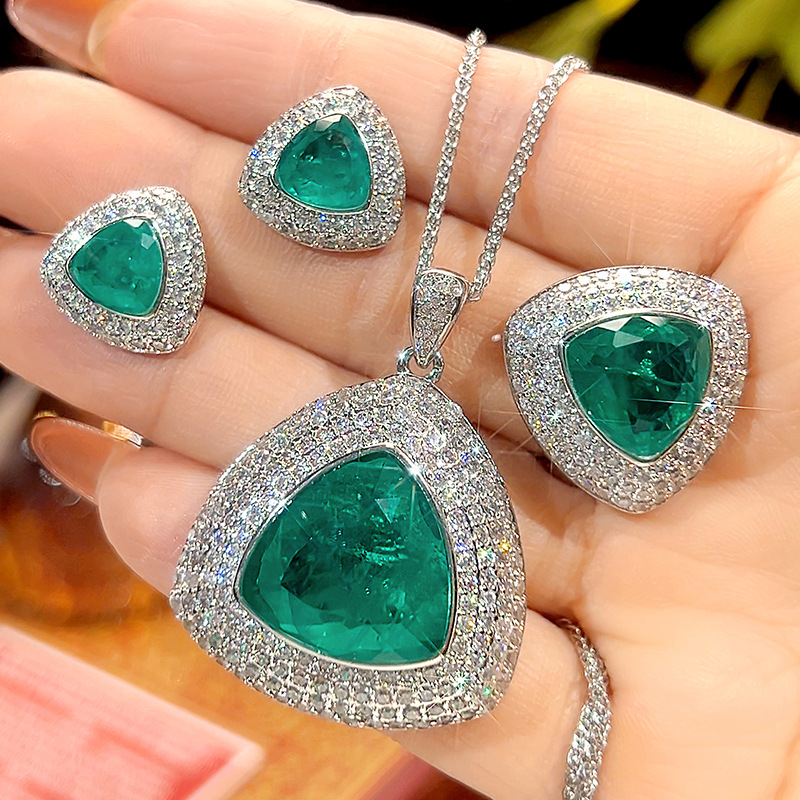 Emerald ring