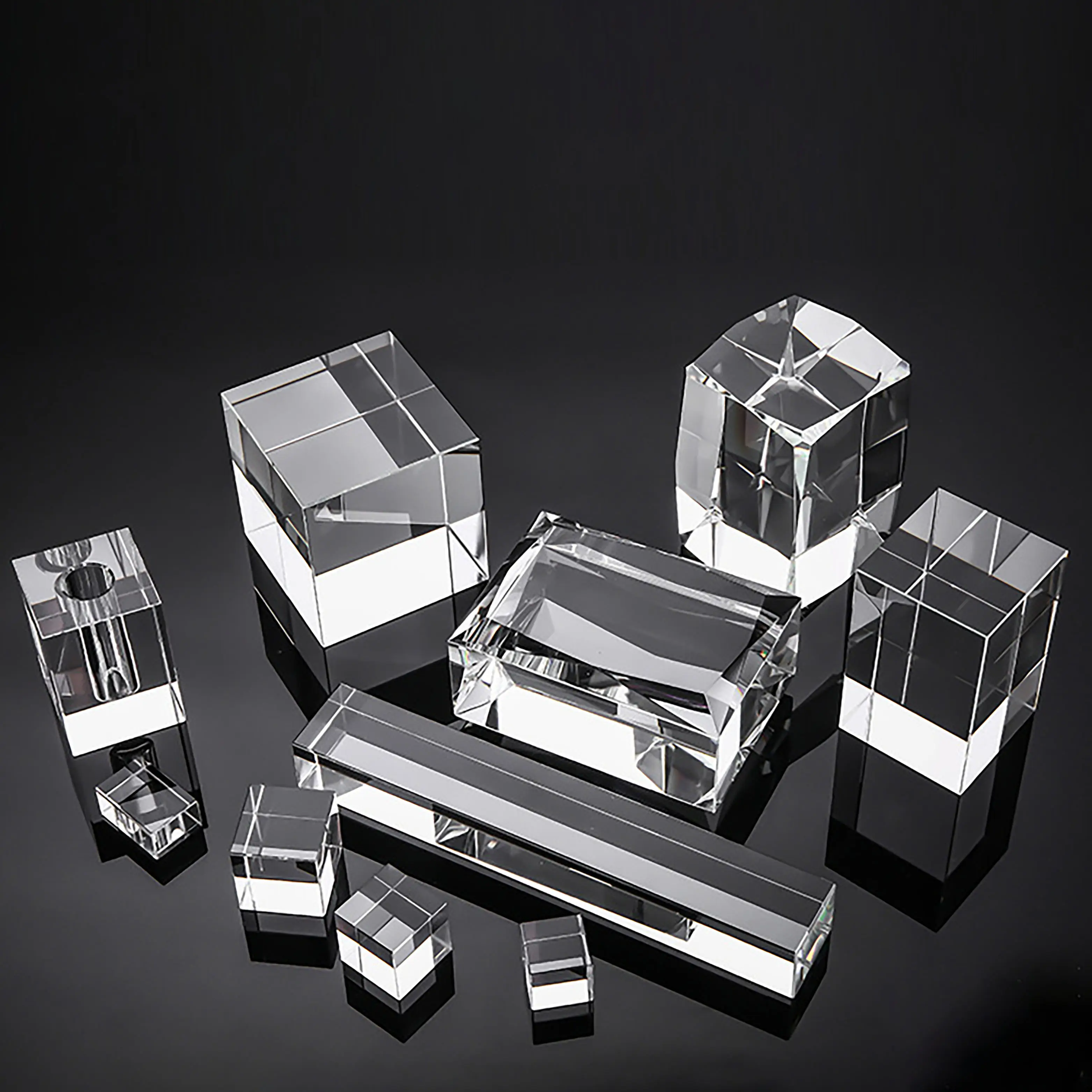 Usine en gros K9 cube de bloc de cristal solide vierge de haute qualité 3d gravé au laser pour les cadeaux