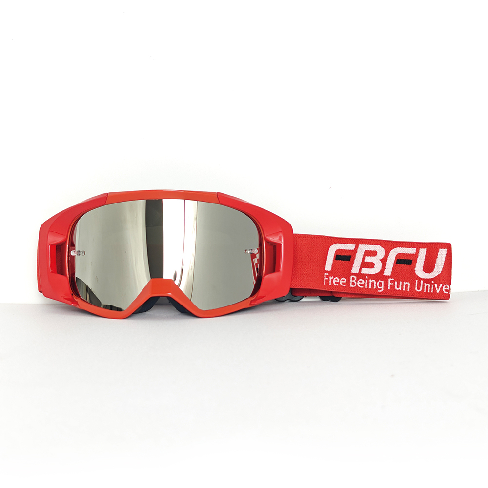 Lunettes argentées à monture rouge