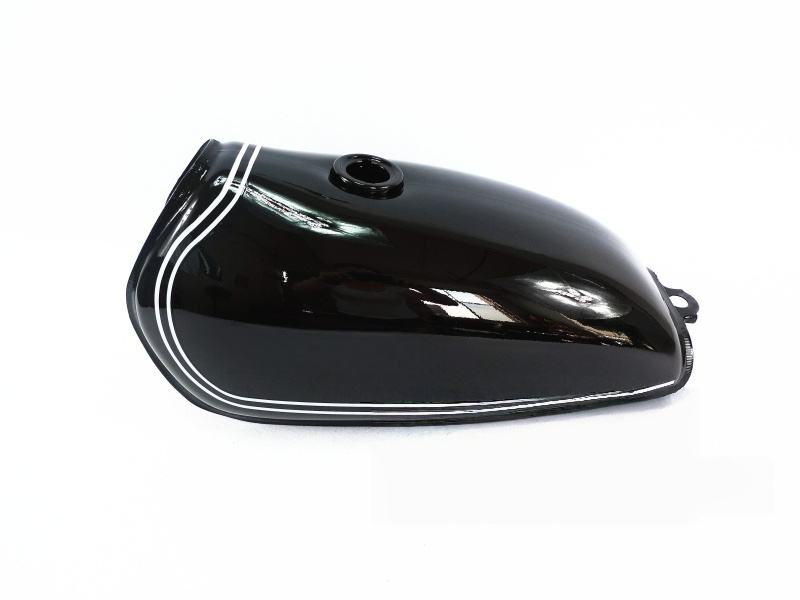 ถังน้ำมันสีดำ