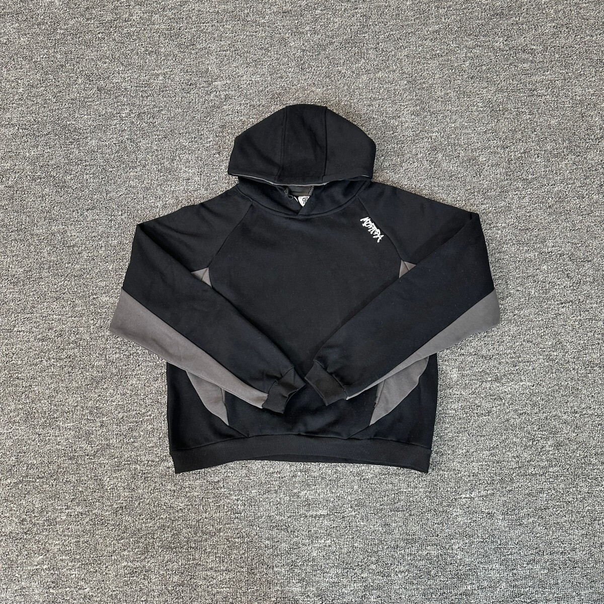 Noir H052
