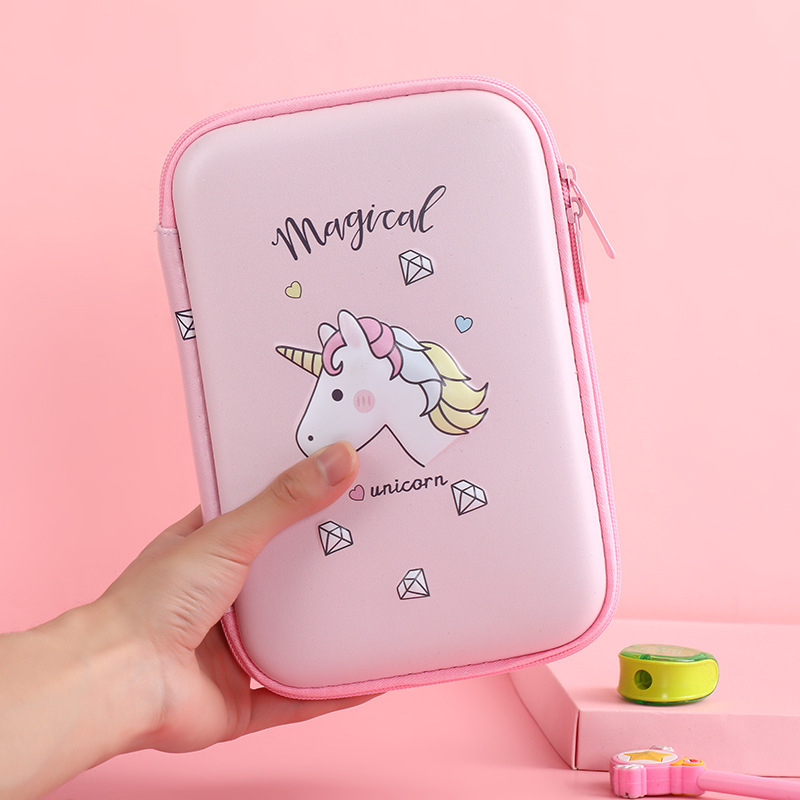 Nouveau cheval licorne rose