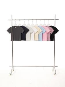 カスタムBlingクリスタルロゴ夏のストリートウェア女性用ホットフィックスラインストーンコットンクロップトップ光沢のあるラインストーングラフィックスターベイビーティー