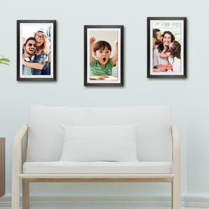 Frameo APP Marco de 15,6 pulgadas con pantalla táctil compartir fotos Videos de fábrica OEM Wifi Marcos de fotos digitales - Product Image 5