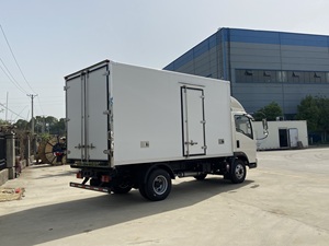 Howo 4x2-5 טון מקרר משאית חדשה דיזל ידנית reher ואן משאית