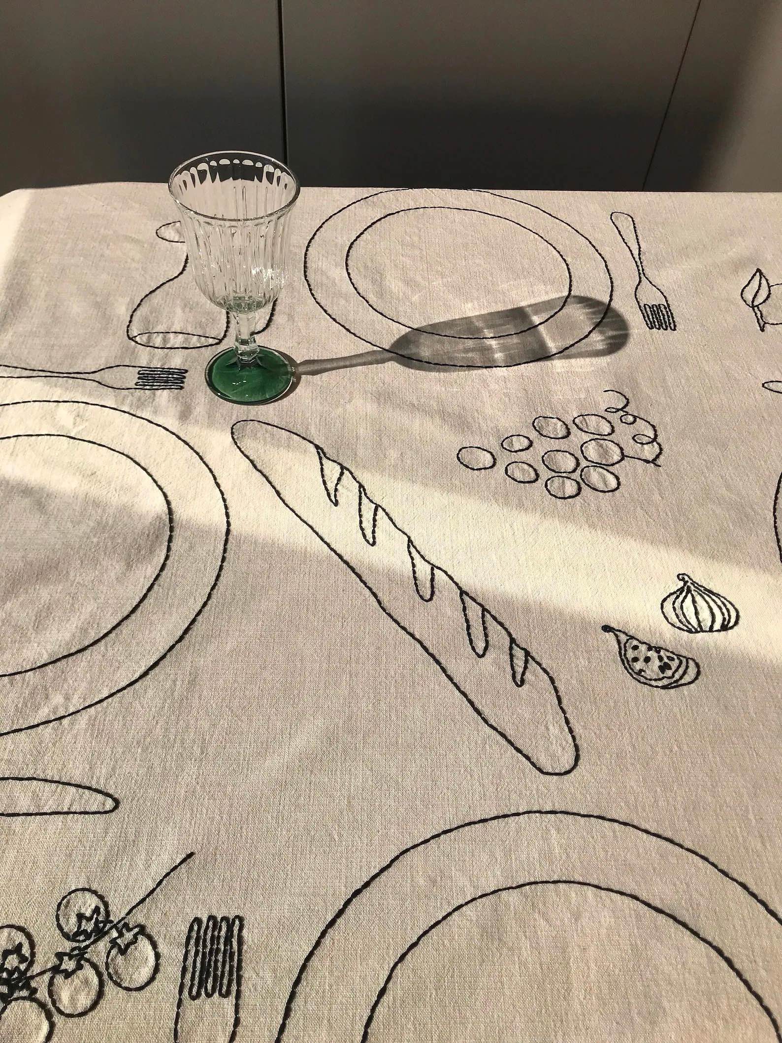 Serviettes de table brodées pour dîner imaginaire
