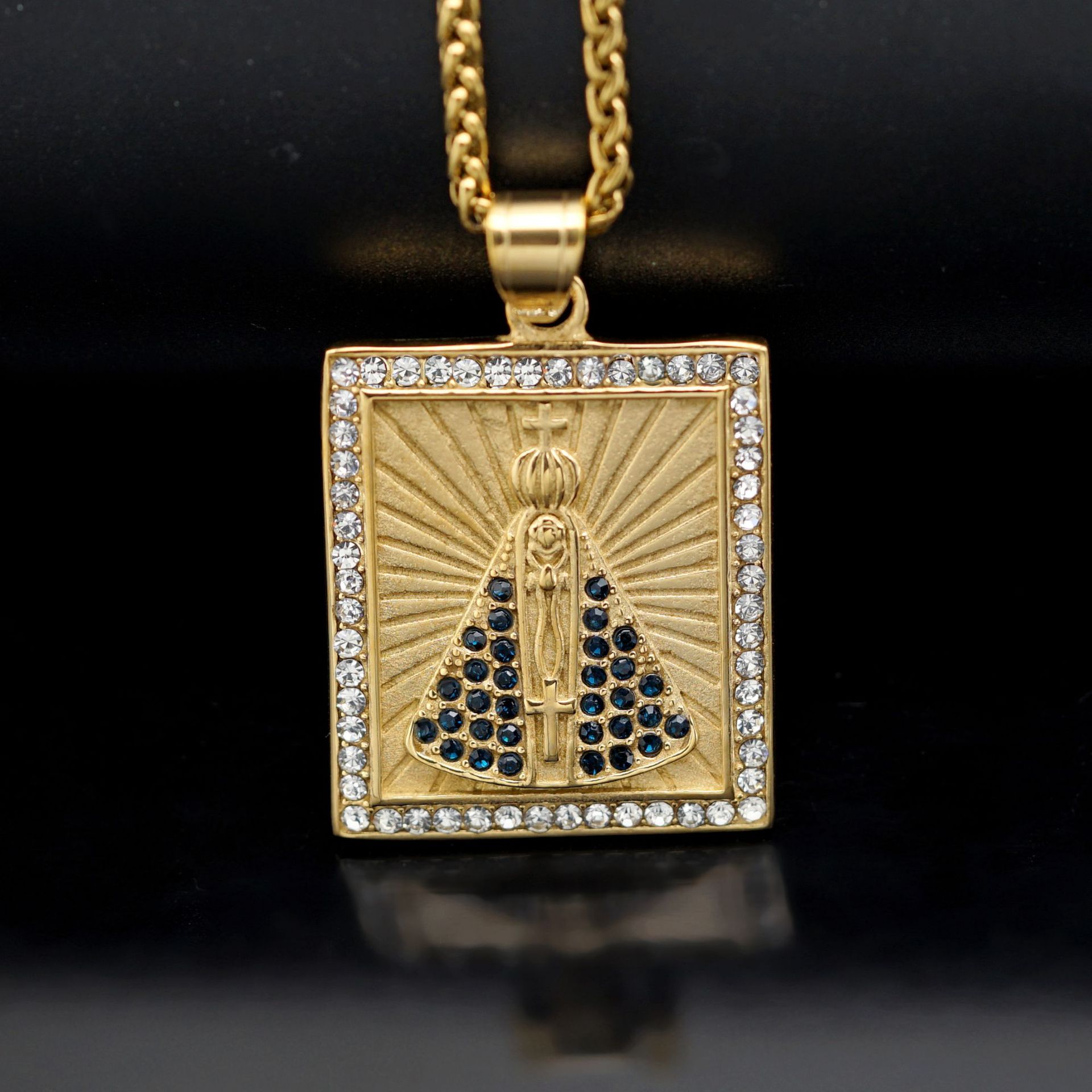 จี้เดี่ยวสีทองไม่มีโซ่