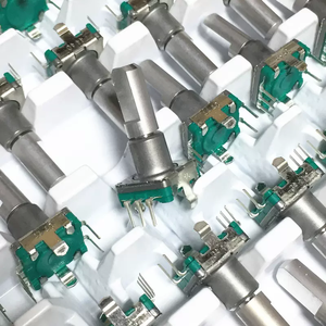 Encoder RUIST ALPS EC11E09244BS 9 pulse con interruttore 20 metà asse rotazione 360 gradi - Product Image 2