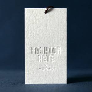 Venta al por mayor de etiquetas de papel de diseño personalizado con logotipo impreso para vaqueros etiquetas colgantes para ropa etiquetas para reciclar papel Kraft etiquetas colgantes con cuerda - Product Image 4
