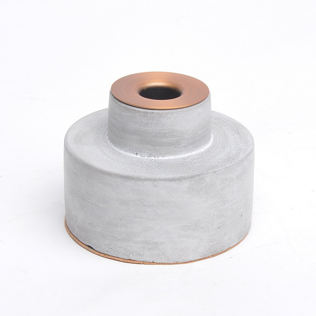 Handcrafted antique cement material cheap price decorative candle stand