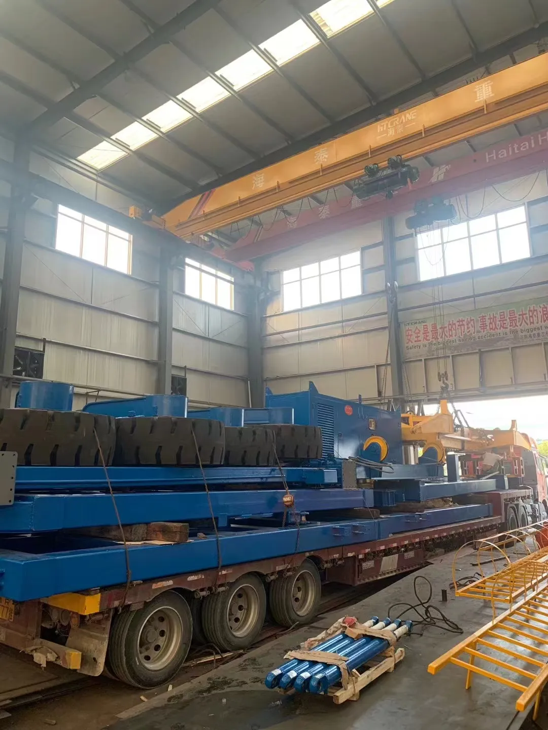 Customized Rubber Tyred Gantry Crane 10 Ton 40 Ton Hydraulic Stradle Movable Gantry Crane for Outdoor