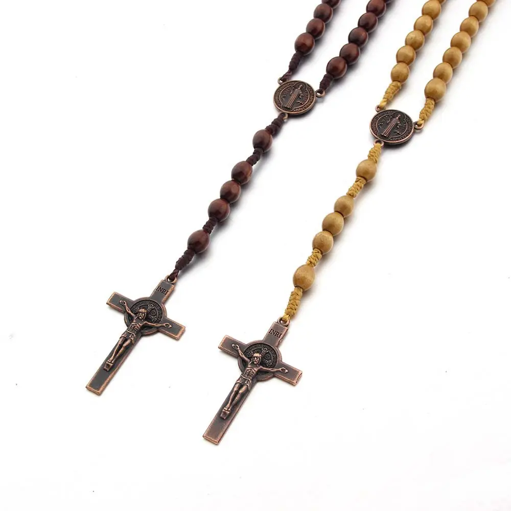 Manik-manik Tasbih rosario warna kayu, dengan kalung salib Yesus