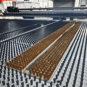 Punzonadora de torreta CNC Dispositivo de reposicionamiento de alta precisión con sistema de lubricación centralizado Punzonadora de láminas