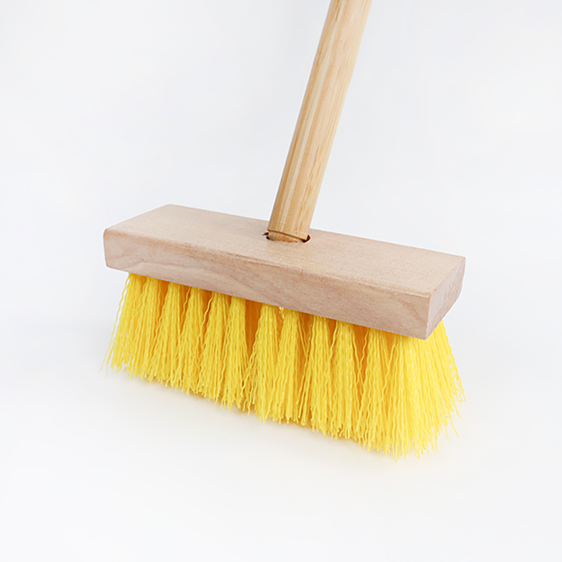 Yellow+Pole with wood