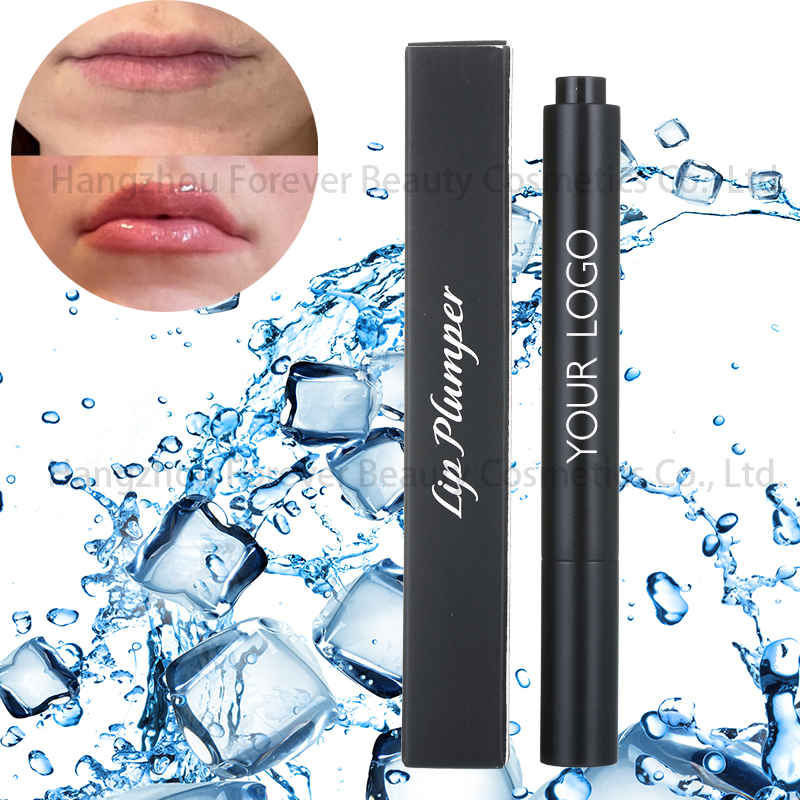 Lèvre d'acide hyaluronique plus dodu dans le tube noir