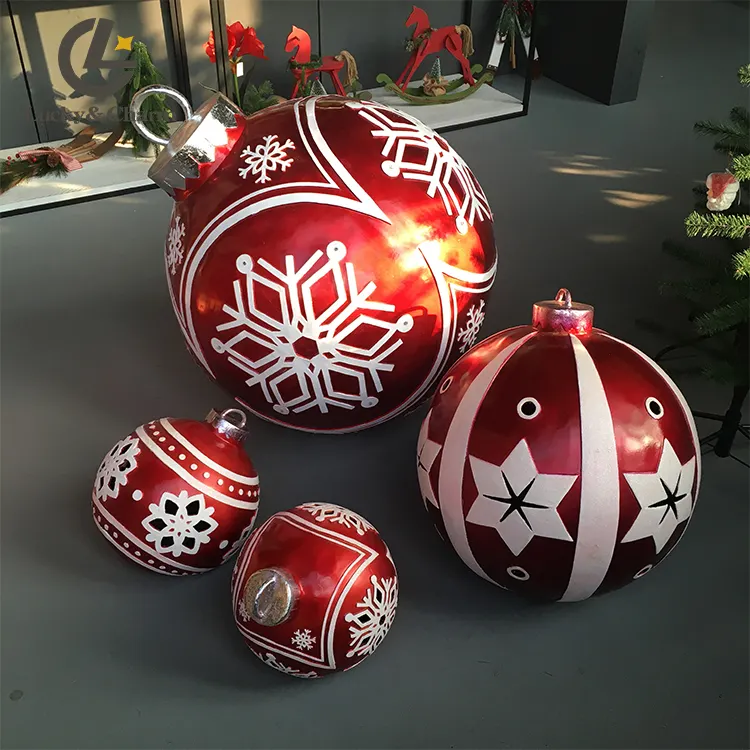 Suministros de decoración navideña, bolas de adornos de resina con luz LED, venta al por mayor