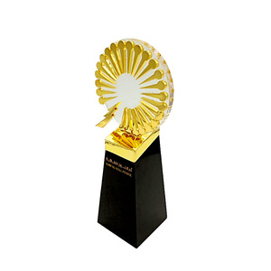 Üretiminde uzmanlaşmış premium metal hediyelik eşyalar kalite özel temizle k9 özelleştirilmiş kristal kupa ödülü led taban - Product Image 4