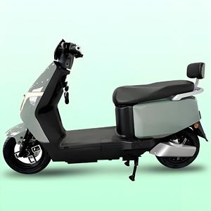 高品質の電動スクーターの最高速度は45 km/h、60-70kmの範囲であり、カスタマイズをサポートしています