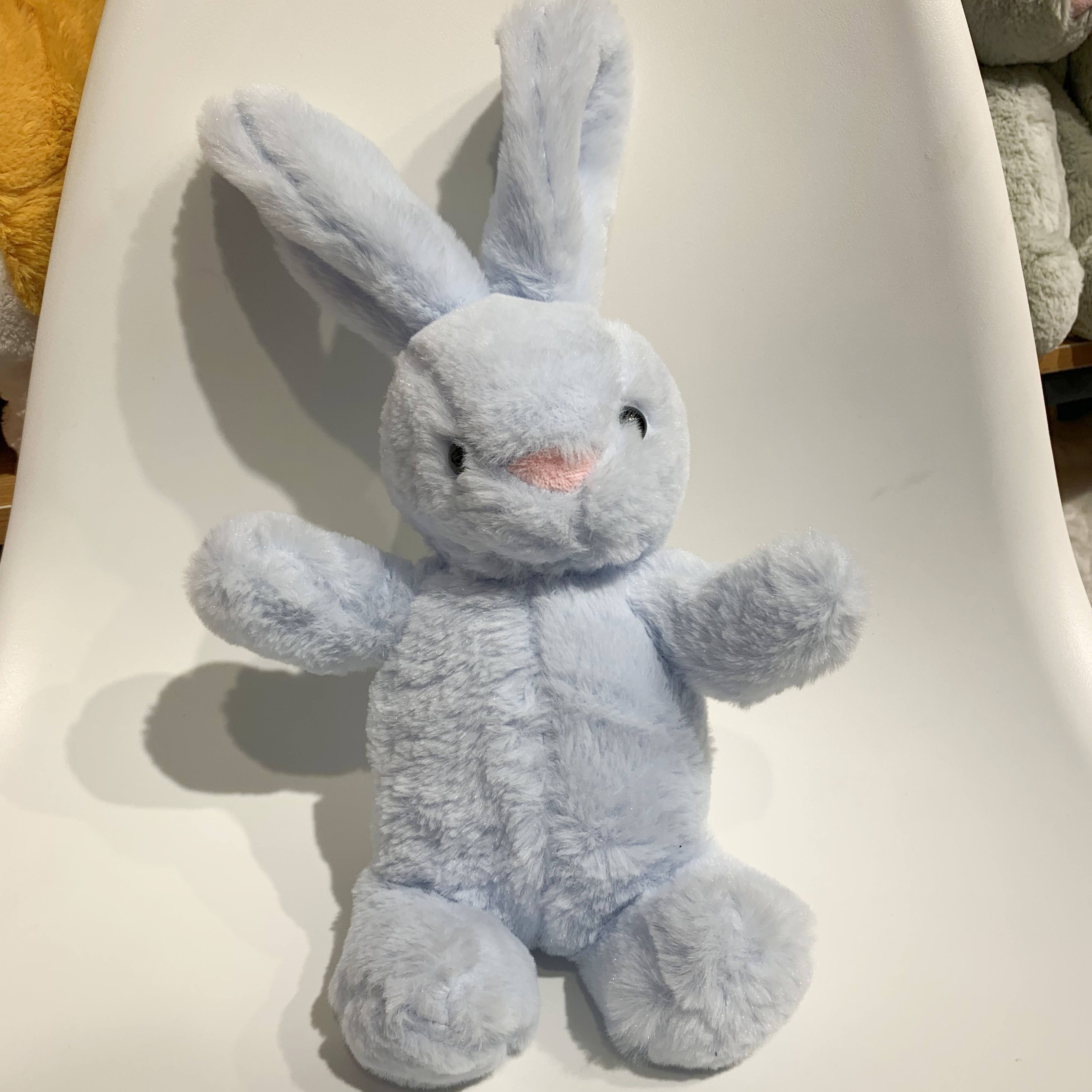 seulement un lapin bleu