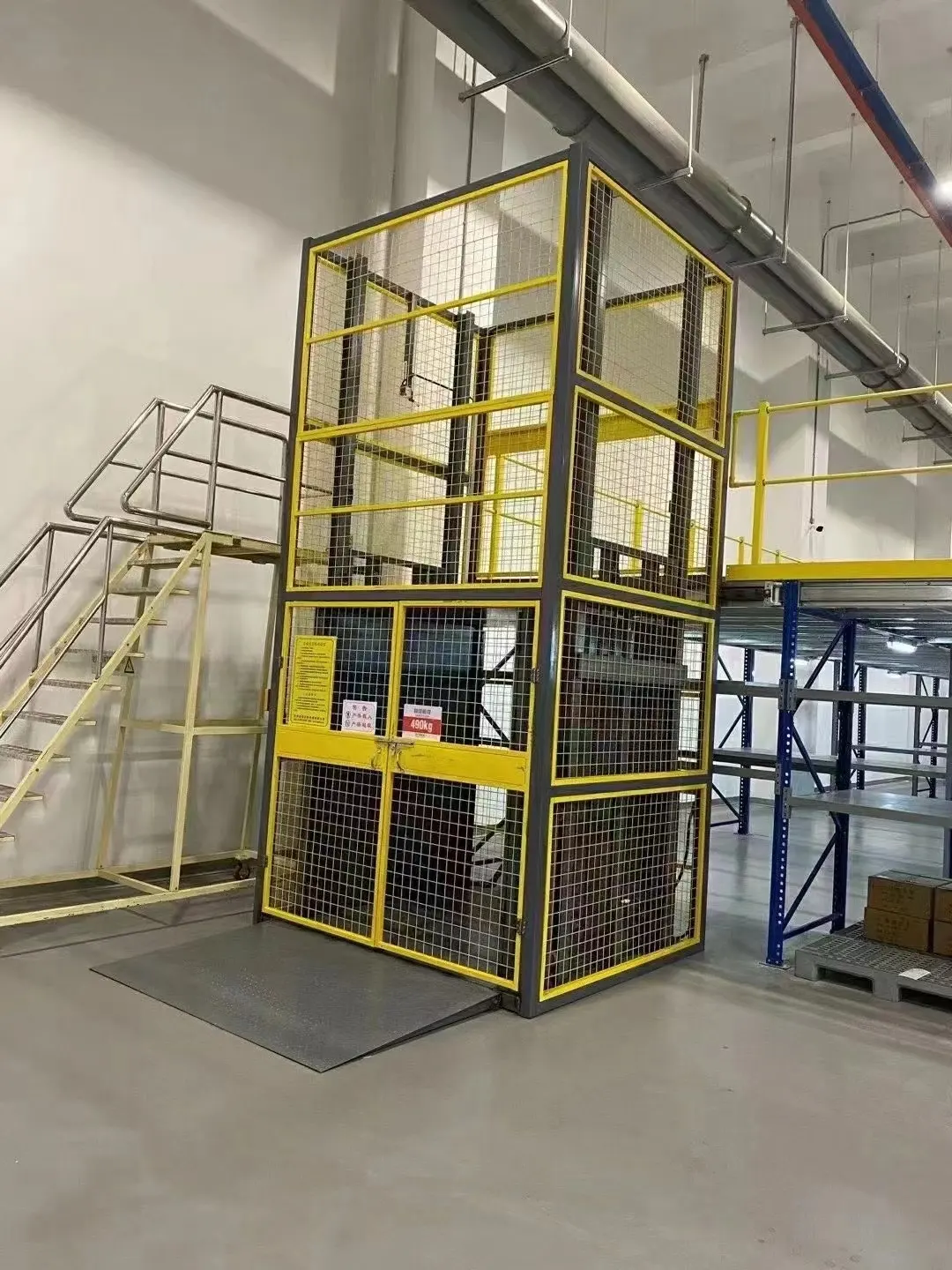 Customized height 1-5 ton freight elevator platform lift hydraulic small warehouse cargo lift price