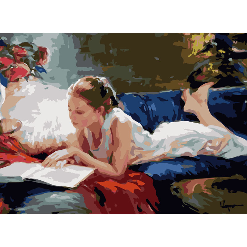 3033 fille lisant un livre sur un canapé