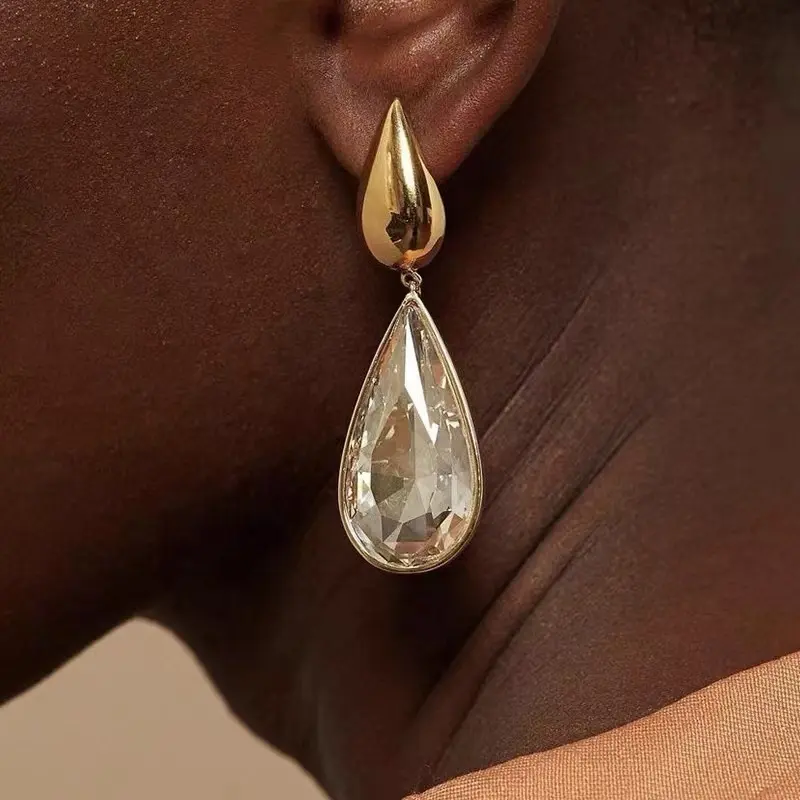 Gioielli di moda orecchini con diamanti Glitter orecchini a bottone con strass a goccia d'acqua orecchini pendenti in cristallo con personalità delle ragazze