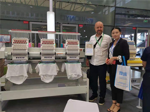 Volle Hoch geschwindigkeit steile WONYO Programmier bare computer gesteuerte 2-Kopf-Stickmaschine mit 9 Farben