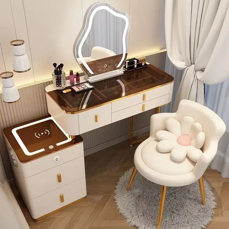 Table en verre blanc 80, armoire intelligente, miroir, petite chaise fleurie