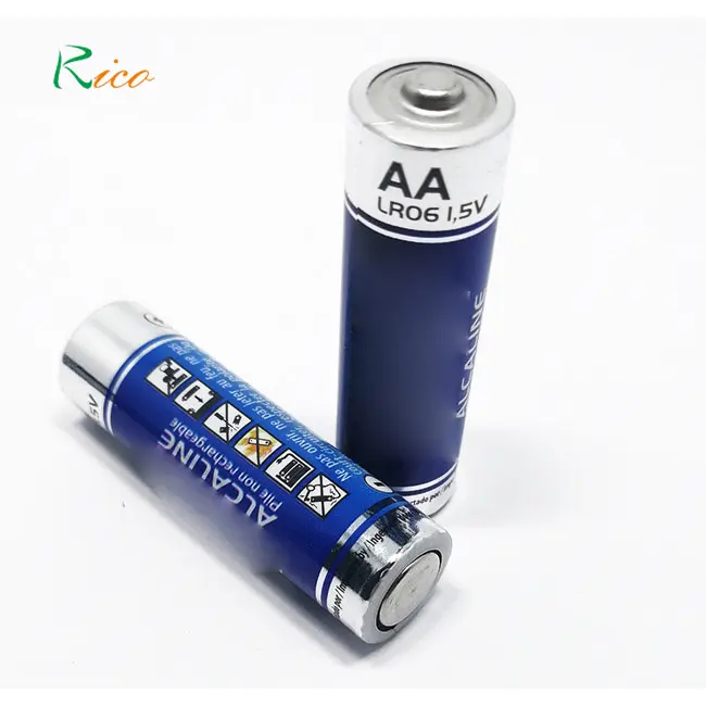 Fornitore cinese 0% mercurio prezzi competitivi 1.5V batteria alcalina AA LR6 UM3 AAA LR03 UM4 carta o pacchetto termoretraibile per i giocattoli