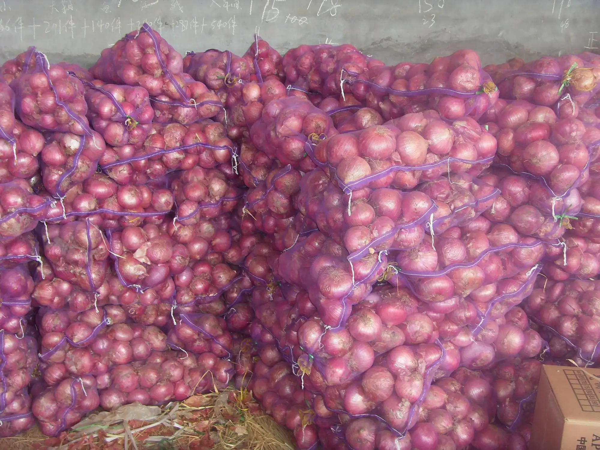 Exportable รอบหัวหอมราคาต่อตันขายส่งหัวหอมสีแดงจีนสีเหลืองหัวหอมผักสด