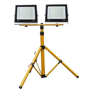 クールな白色光を発光する2つの100w LEDリフレクター付き屋外照明三脚 - Product Image 5