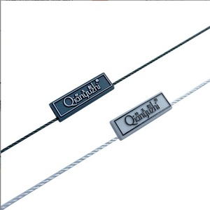 ハングタグロッカーカスタムエンボスブランド名ロゴプラスチックスイングループハングタグ紙タグ用ストリング - Product Image 4
