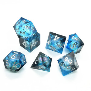 シャープEdger Resin DNDダイスブルーとブラックグラデーションカラーロールプレイングゲームDice DND D4-D20リキッドコアダイスセット透明 - Product Image 4