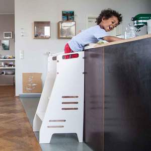 Multifunctionele Peutertoren, 3-In-1 Houten Leerhulp Met Krijtbord En Veiligheidsvoeten - Product Image 2