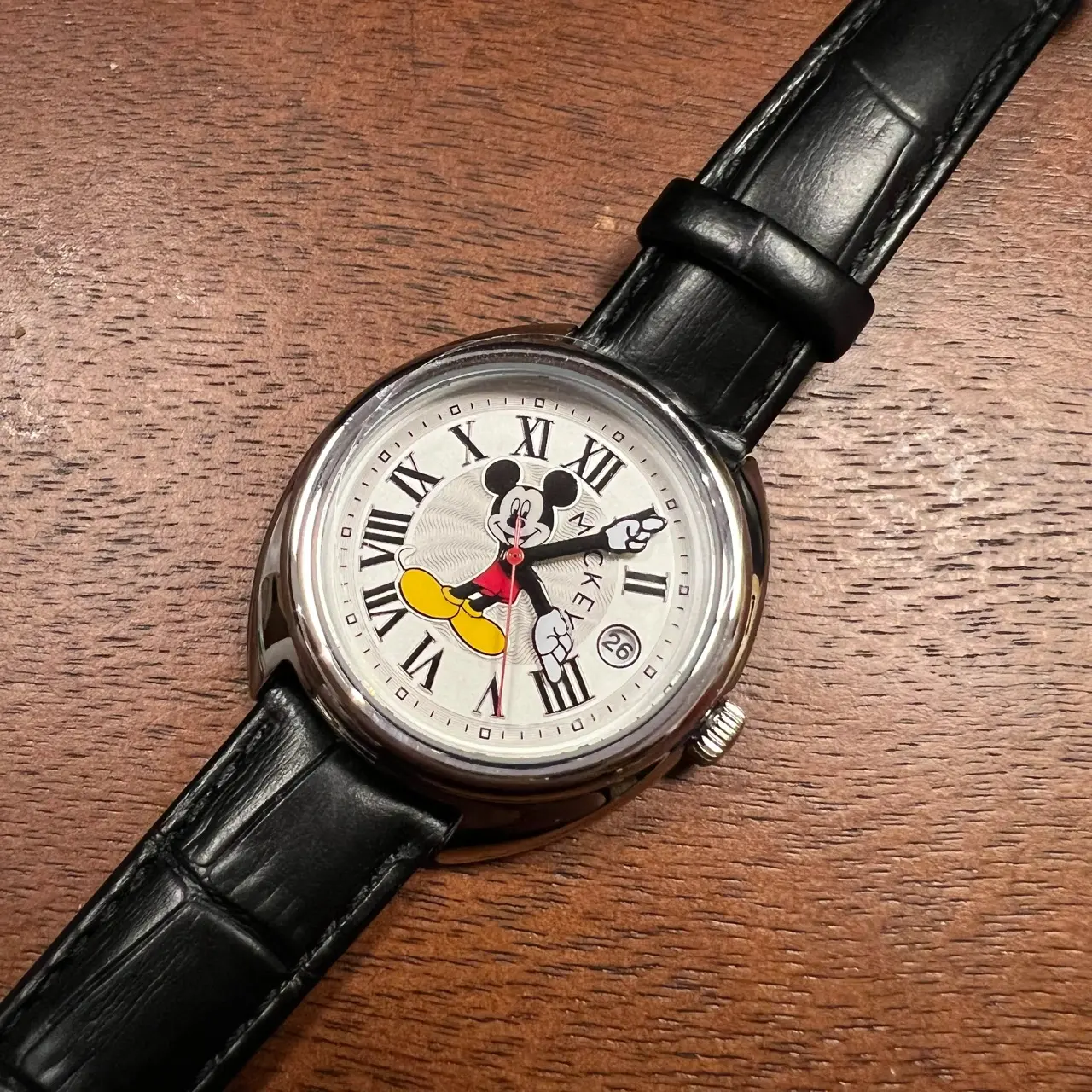 Reloj de mano clásico de Mickey para mujer, pulsera de cuero de lujo de aleación de oro rosa, venta al por mayor, precio bajo