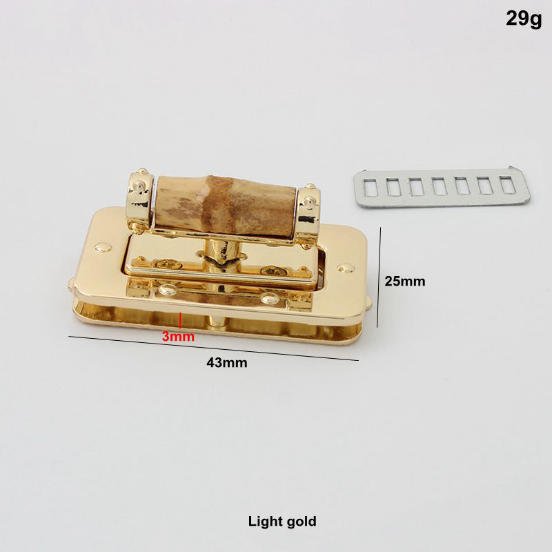 Style 2 : 43 x 25 mm, or clair