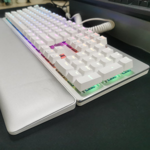 发光二极管背光RGB机械键盘104键帽打字机键盘游戏 - Product Image 1
