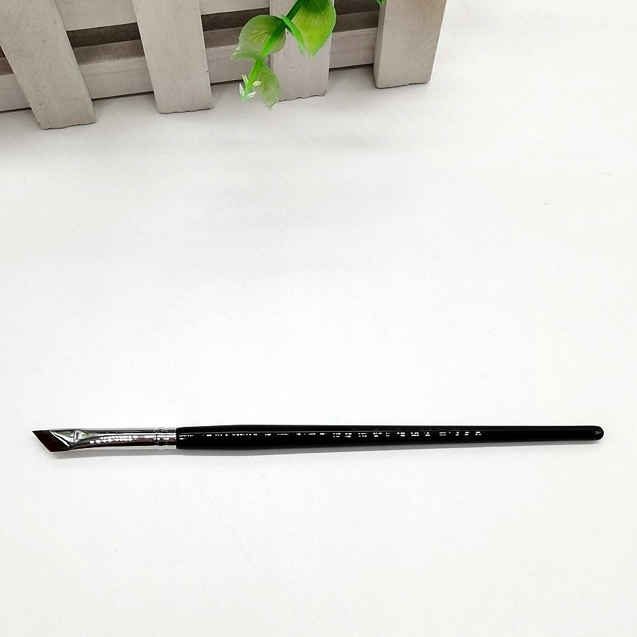 Petite taille eyeliner brosse en aluminium virole