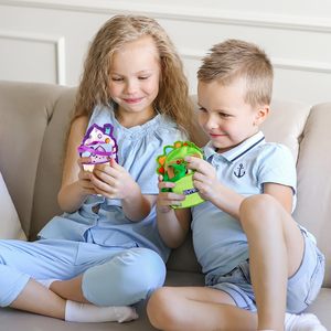 Problema di ricerca di oggetti nascosti sensoriali educativi che risolvono il gioco di viaggio a nascondino per l'autismo