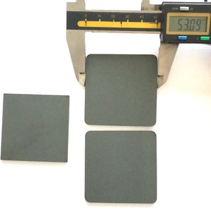 50*50 * 2.0mm正方形フェライトシート高周波シールドマルチピースソリューション用無錫チャンバーで使用 - Product Image 1