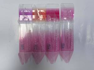 กล่องสี่เหลี่ยมรีไซเคิลสำหรับครีมแต่งหน้าตลับใส่ลิปสติกสำหรับสัตว์เลี้ยงขนาด0.3มม. รูปทรงสามเหลี่ยม - Product Image 2