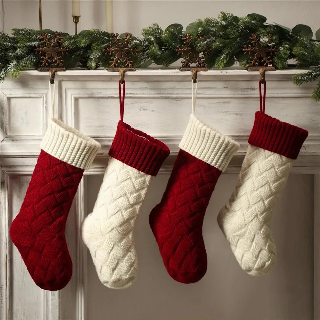 Рождественские носки с конфетами