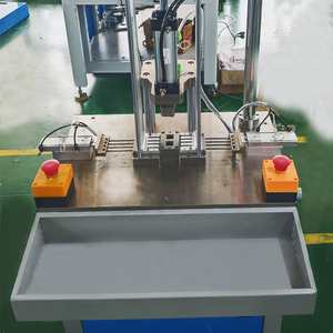 QFW Halbautomat ische Lippenstift-Schlauch-Installation maschine Auto-Magnetic Attraction Positioning Detection System für Magnetic