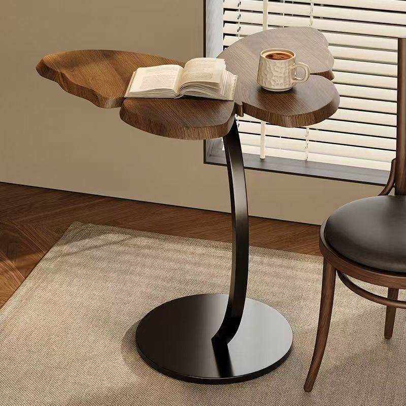 Table d'appoint papillon en noyer de style médiéval