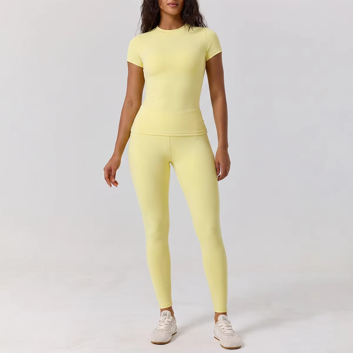 Pantalon jaune à manches courtes