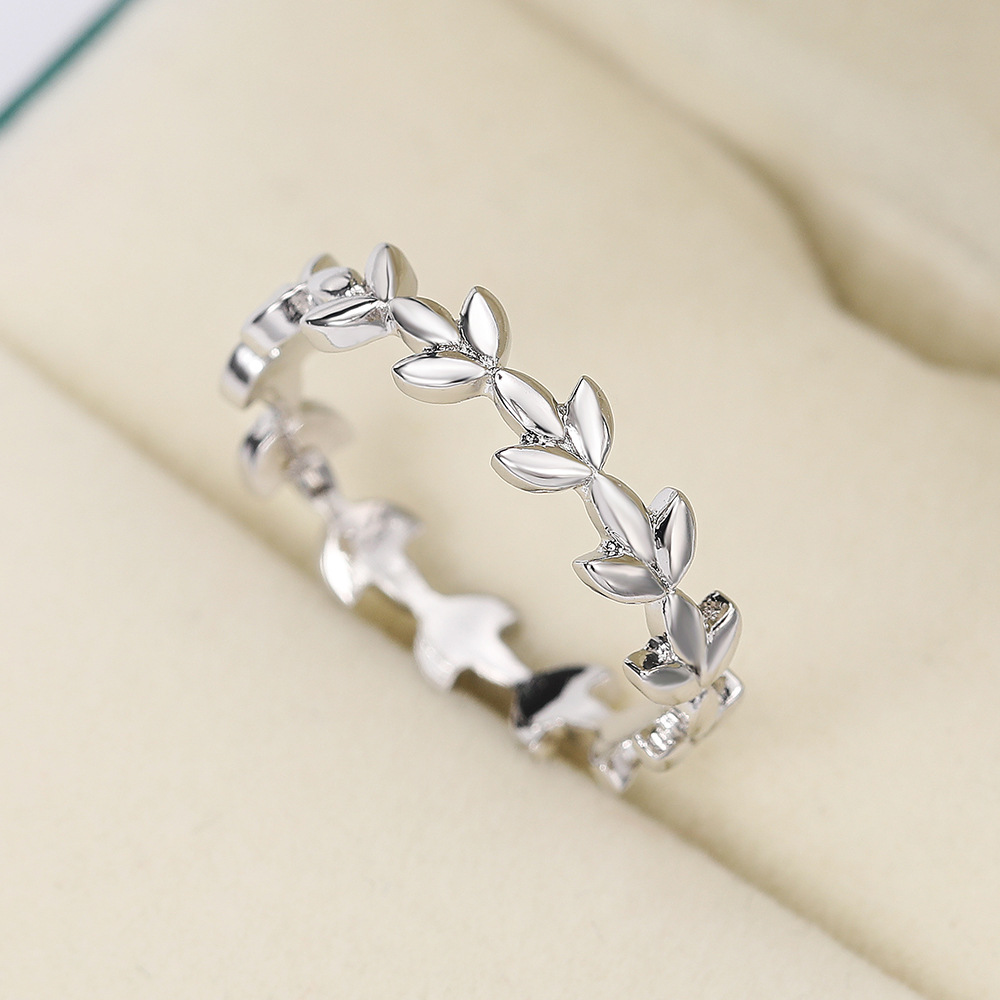 F843 white gold