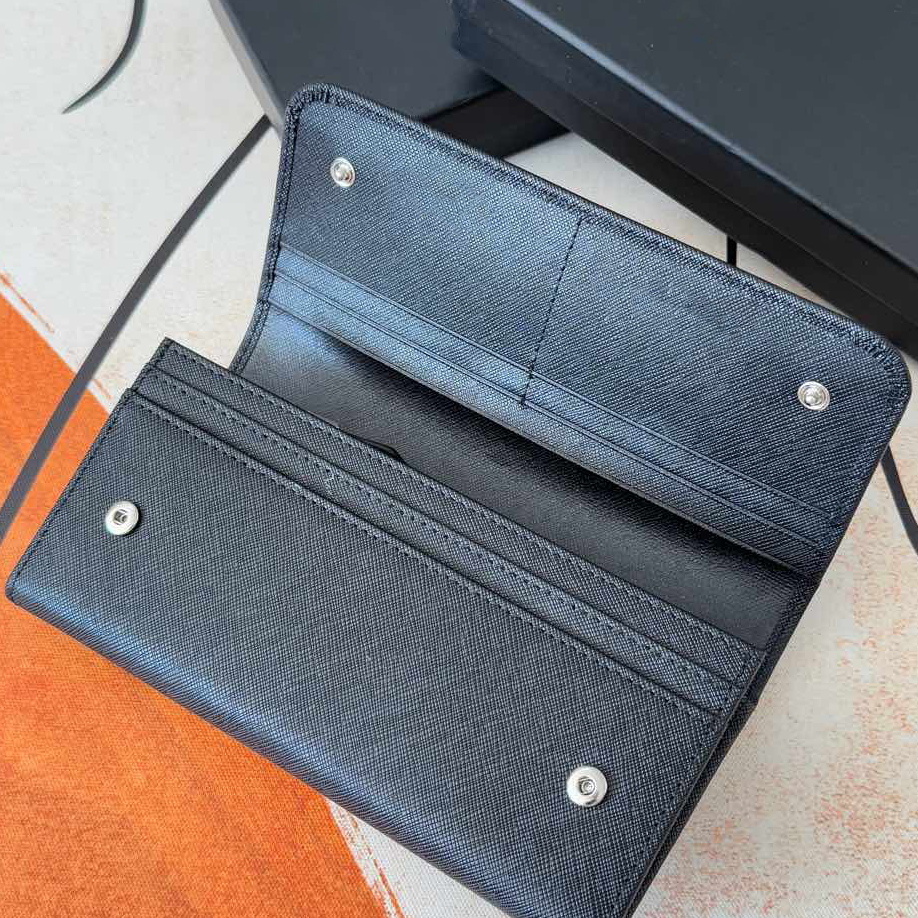 โกลเด้น